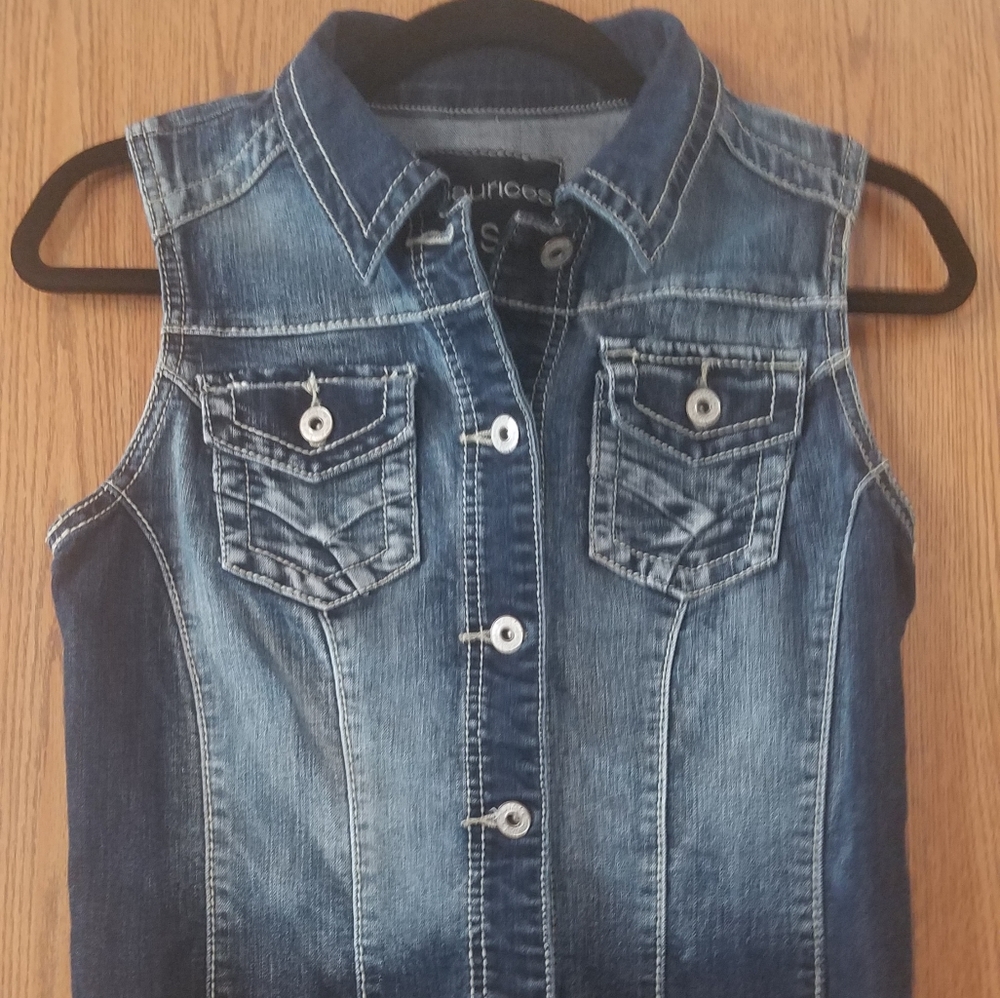 Maurices Denim Vest Size Small